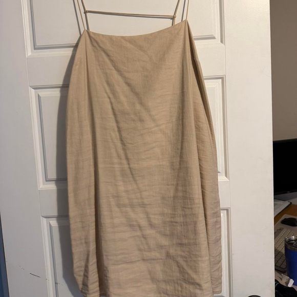 gianni-bini Dresses & Skirts - Gianni bini nude spaghetti strap tie dress